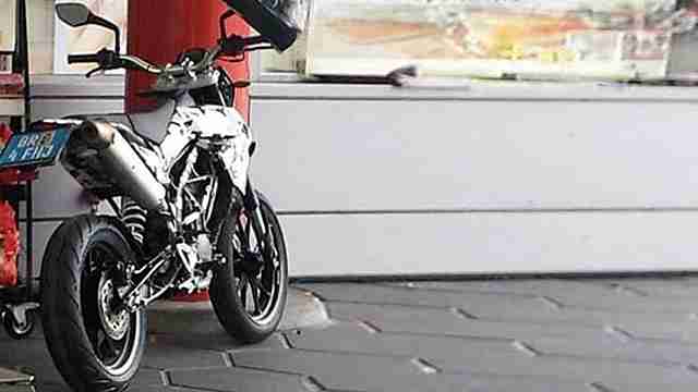 KTM planning a supermoto 200 390