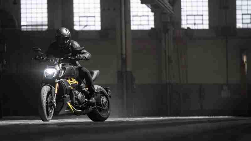 Ducati Diavel 1260 S Black and Steel