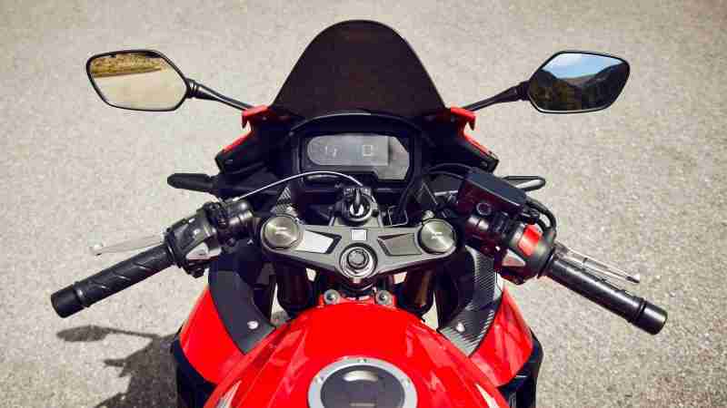 2022 Honda CBR500R handle bar and digital screen
