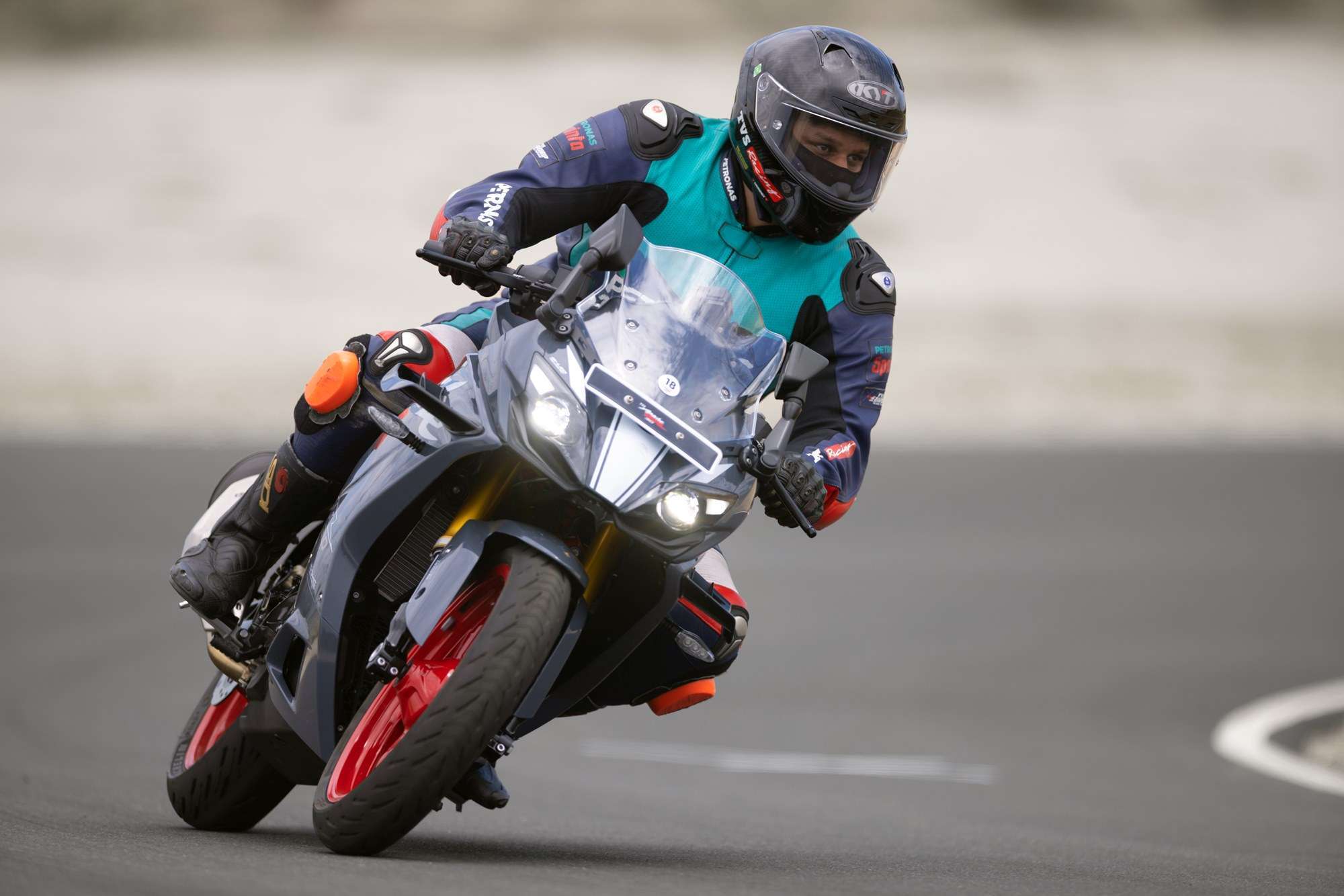New 2025 TVS Apache RR 310 review