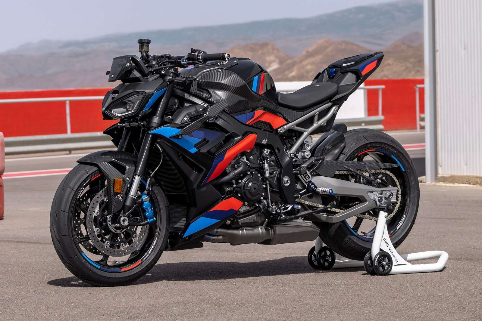 2025 BMW M 1000 R
