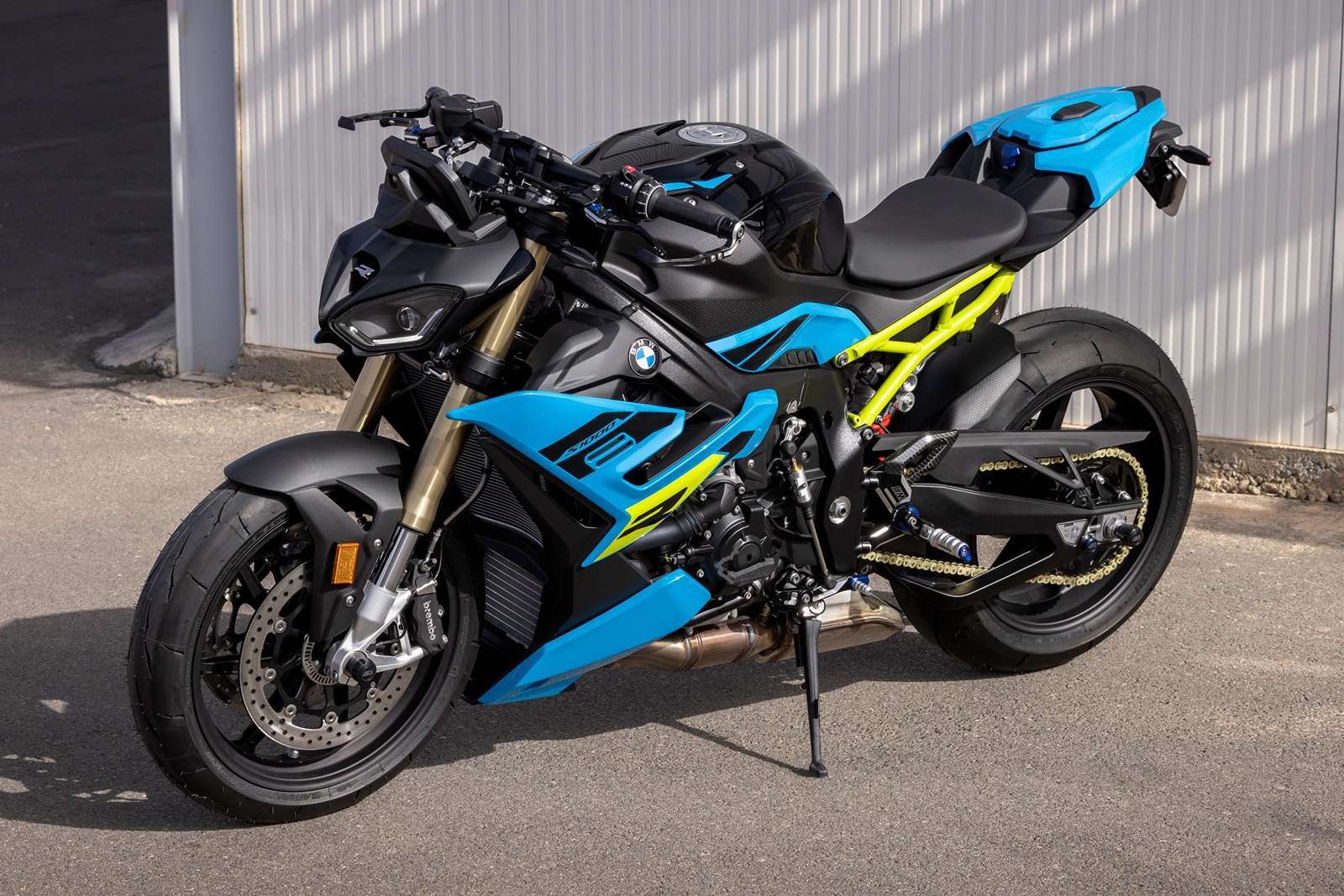 2025 BMW S 1000 R updated