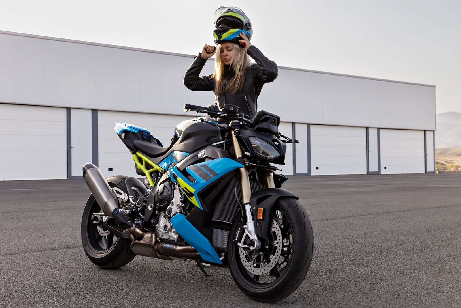 2025 BMW S 1000 R