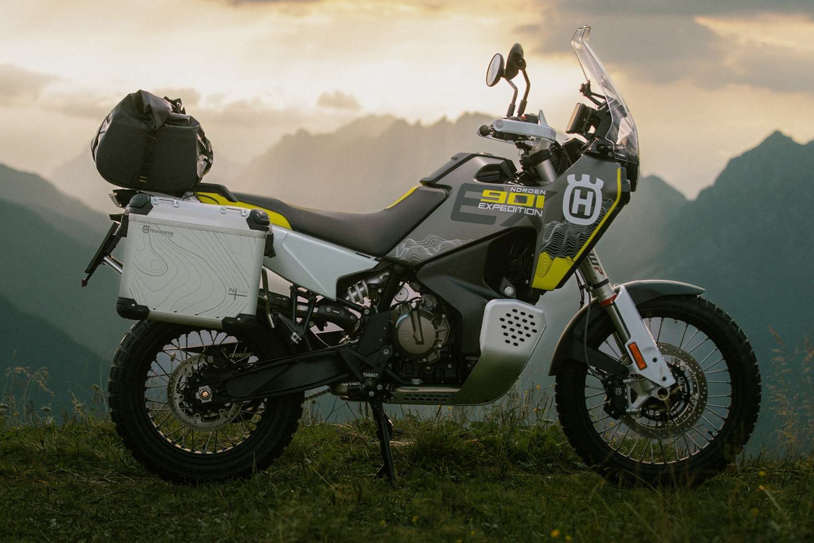 2025 Husqvarna Norden 901 Expedition