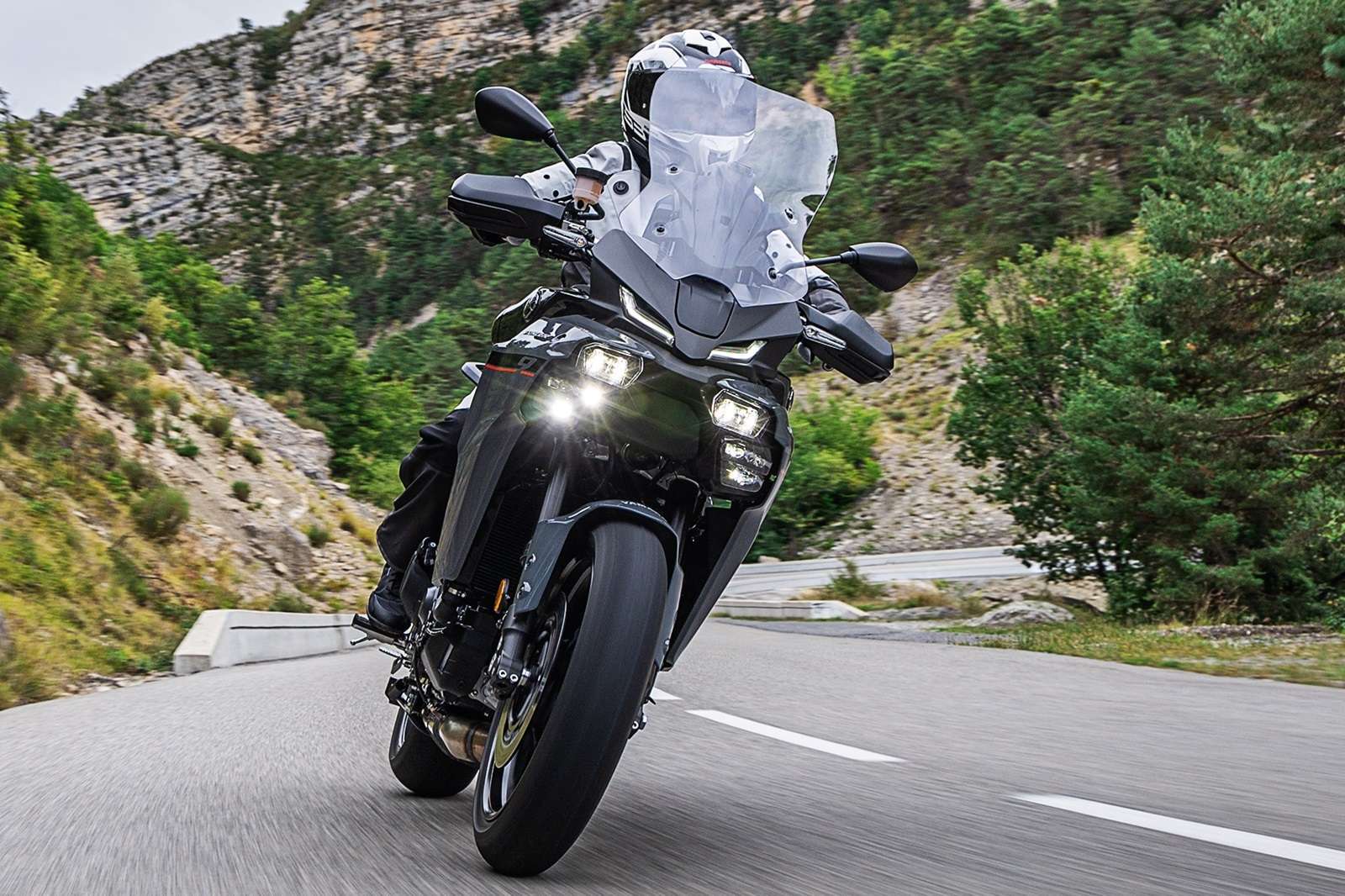 2025 Yamaha TRACER 9