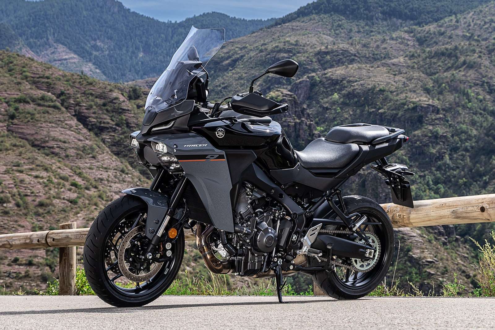 2025 Yamaha TRACER 9