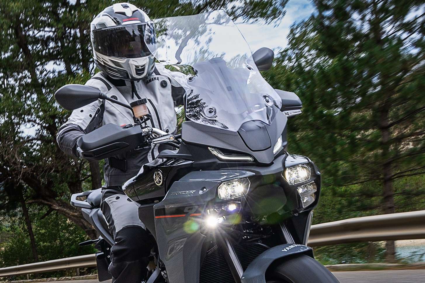 2025 Yamaha TRACER 9