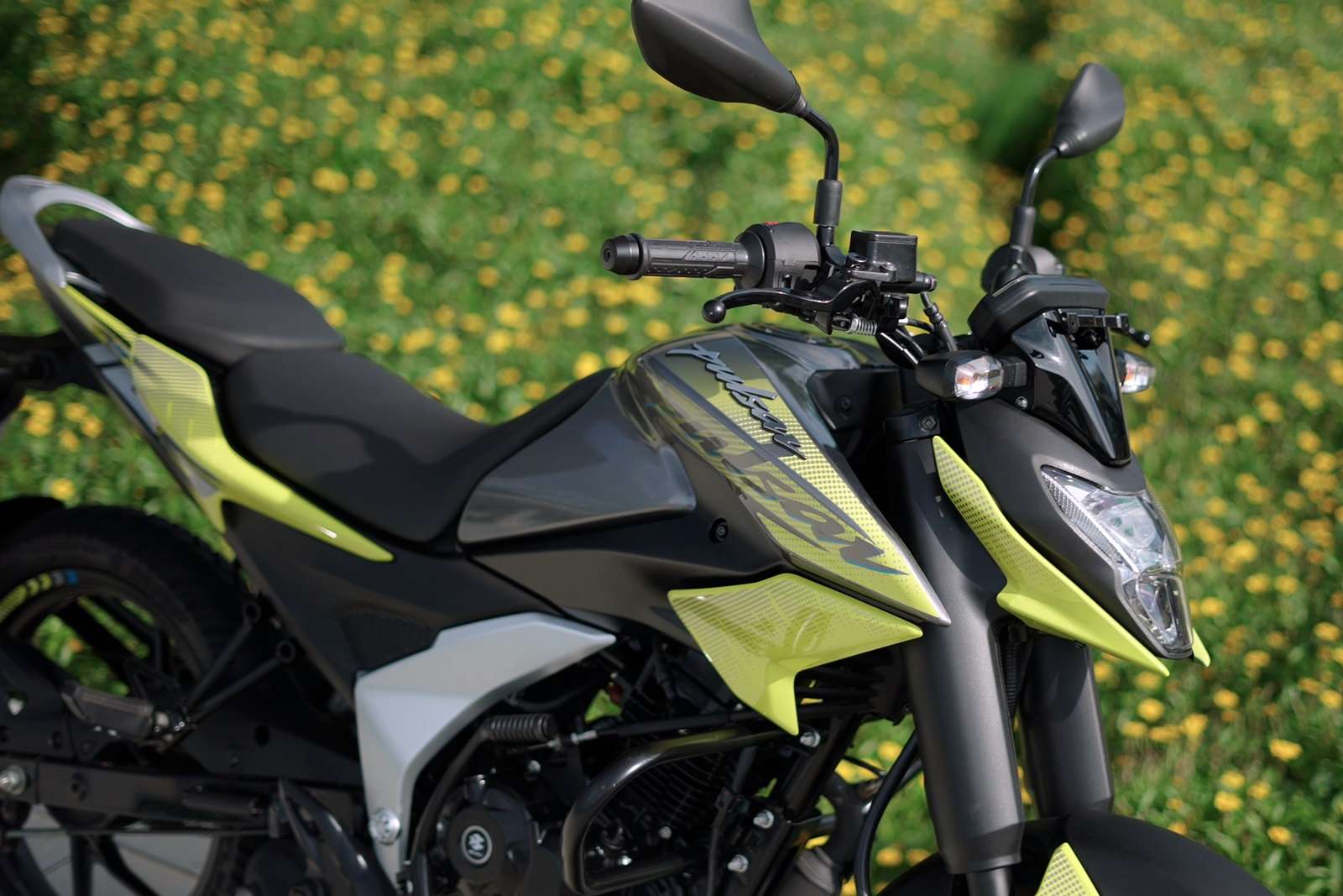 Pulsar N125 launched