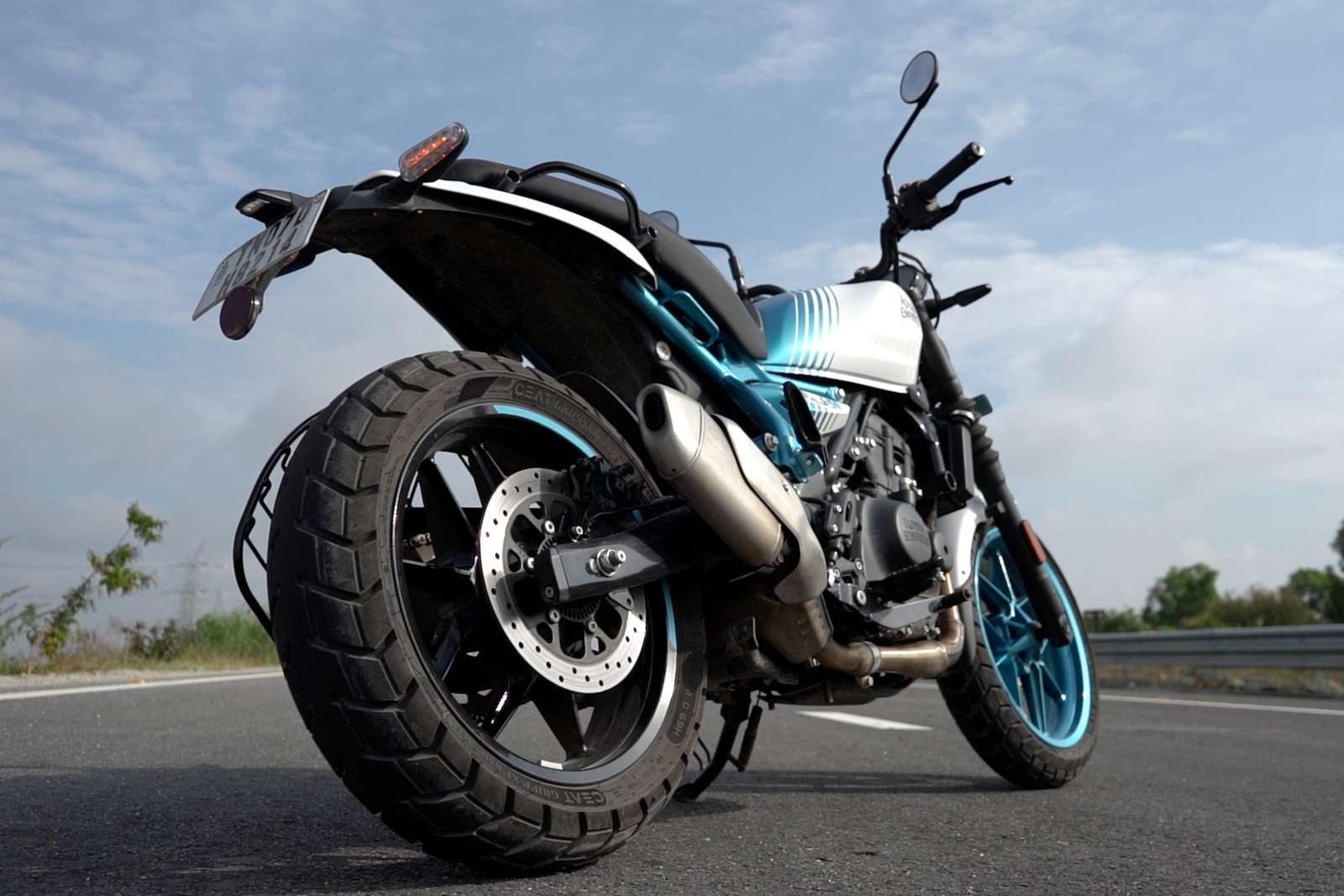 Royal Enfield Guerilla 450