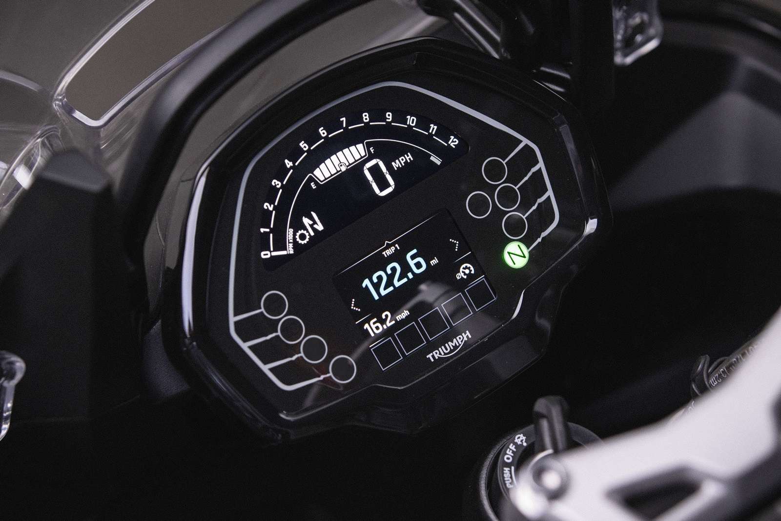 Tiger Sport 800 TFT display