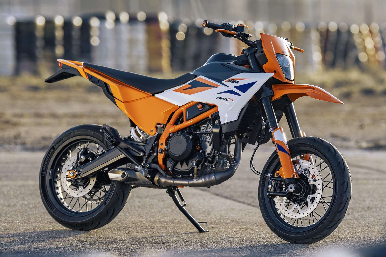 2025 KTM 390 SMC R
