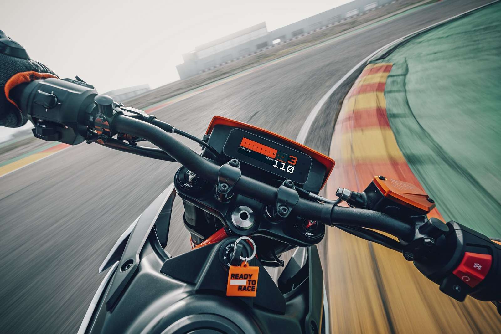 2025 KTM 390 SMC R dashboard