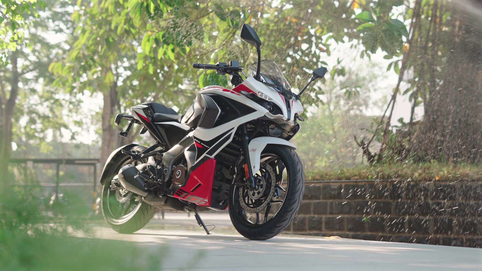 2025 Pulsar RS200 wallpaper