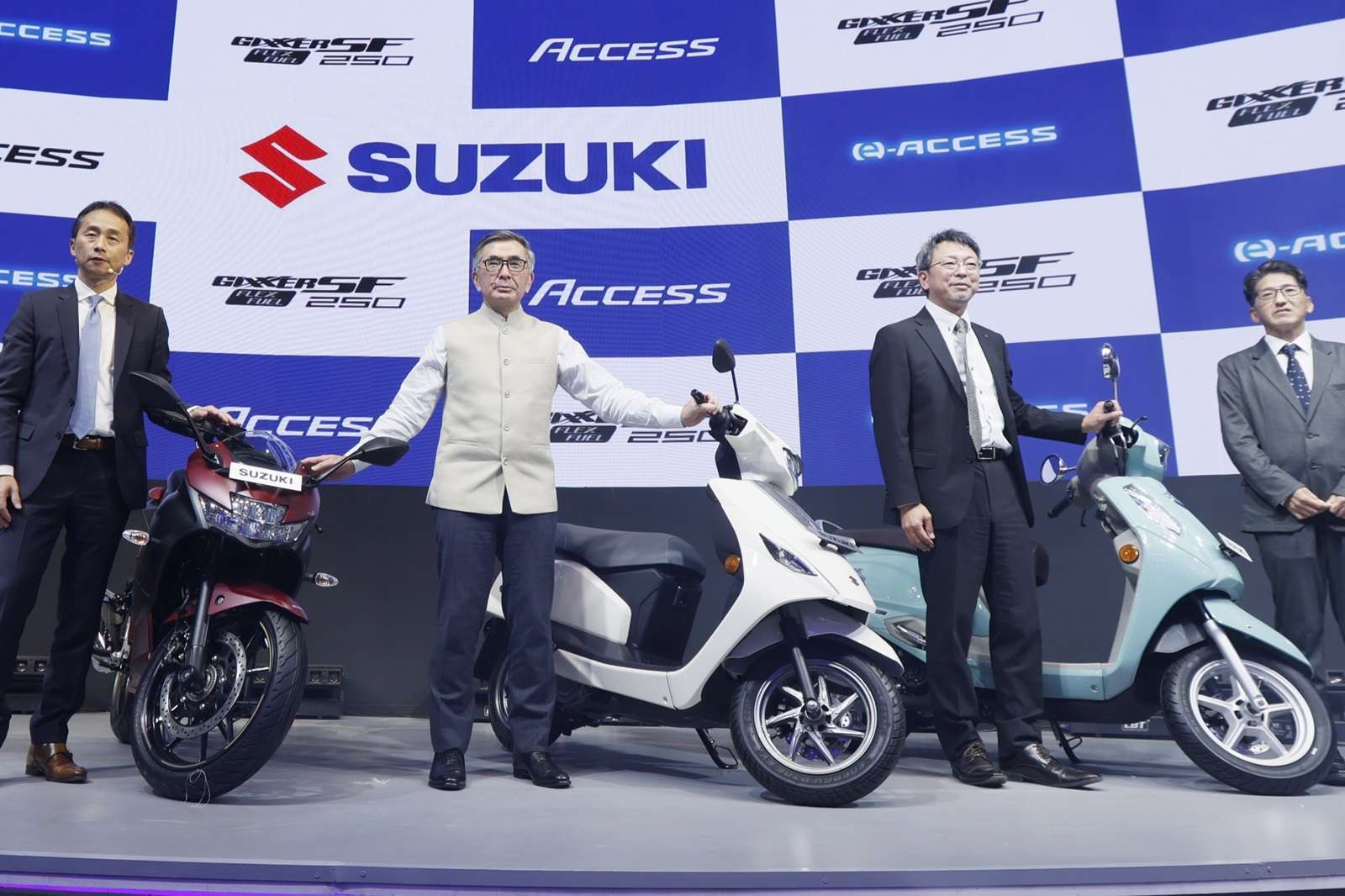 Mr. Kyuji, Mr. T. Suzuki, Mr. Tanaka & Mr. Umeda unveils SMIPL's new products at Bharat Mobility Global Expo 2025