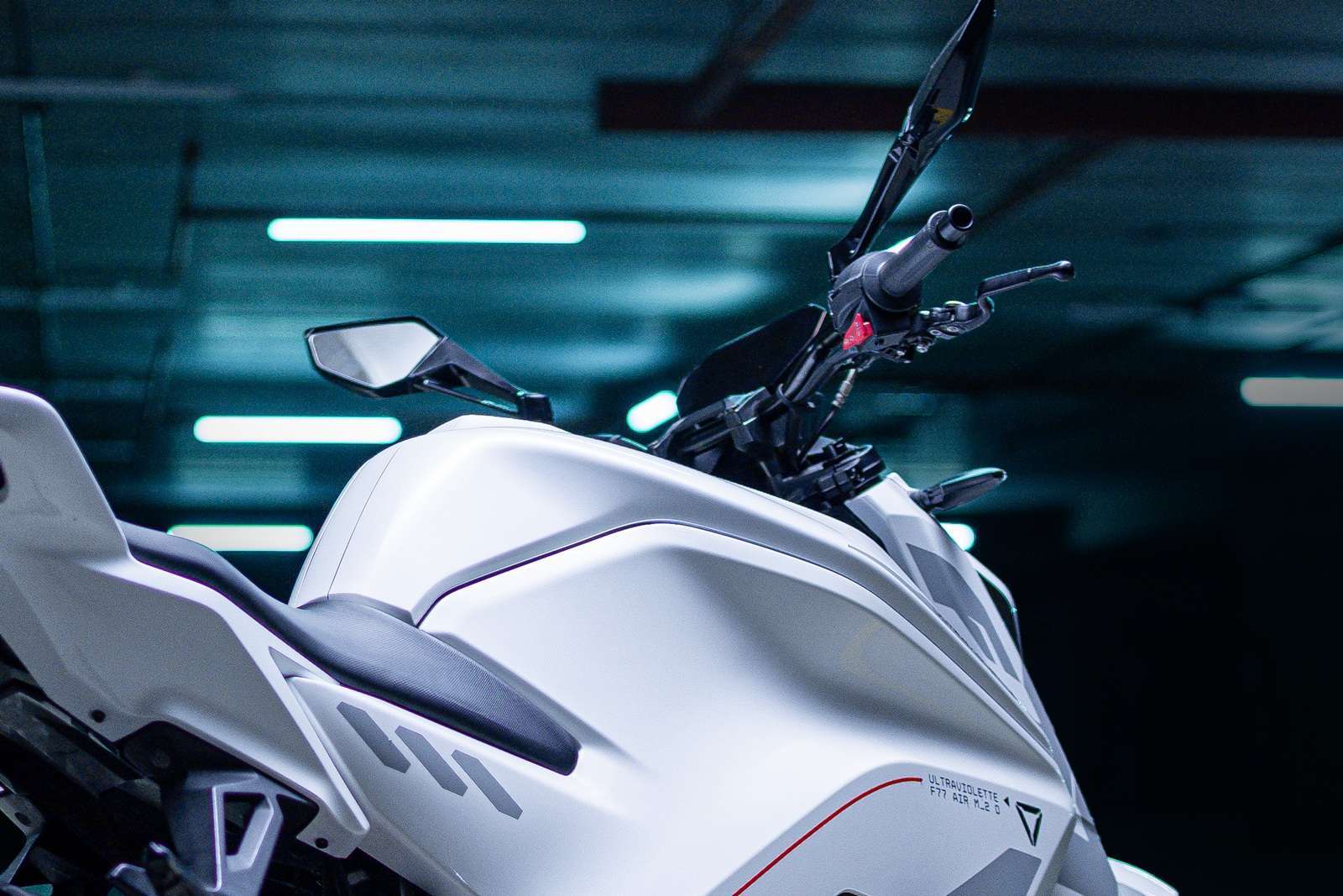 Ultraviolette Launches the F77 SuperStreet wit upright street handlebars