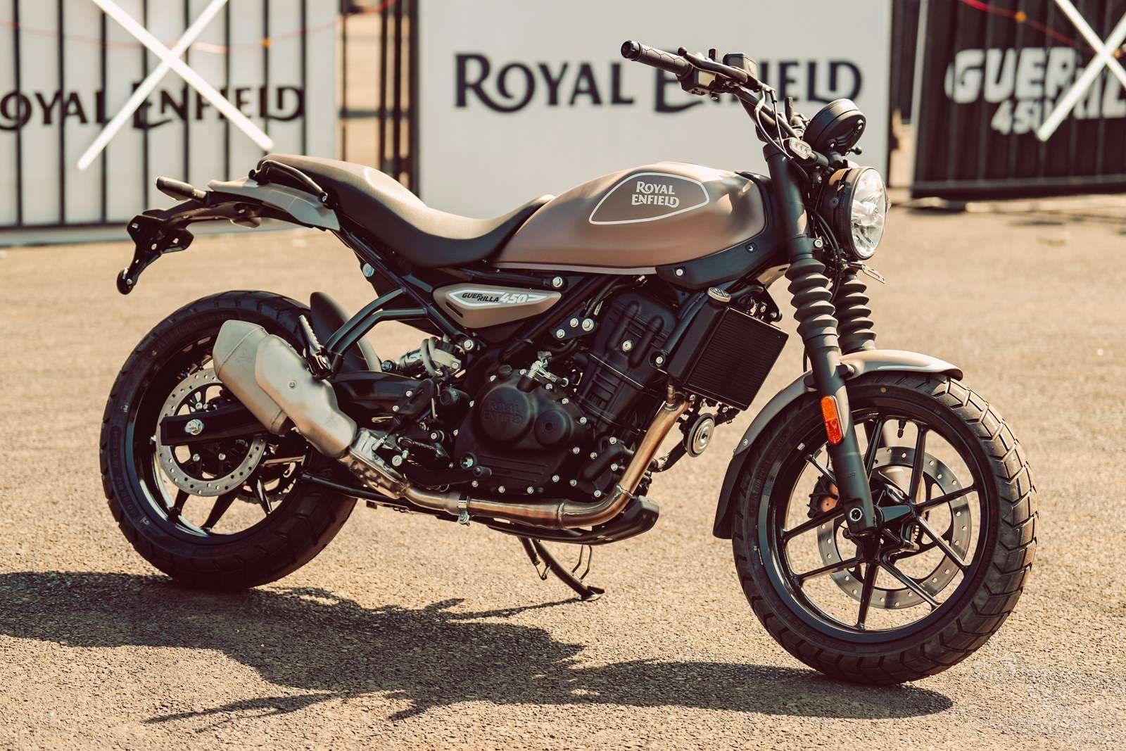 Guerrilla 450 gets Peix Bronze colour option
