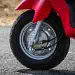 Suzuki Lets scooter front tyre brake