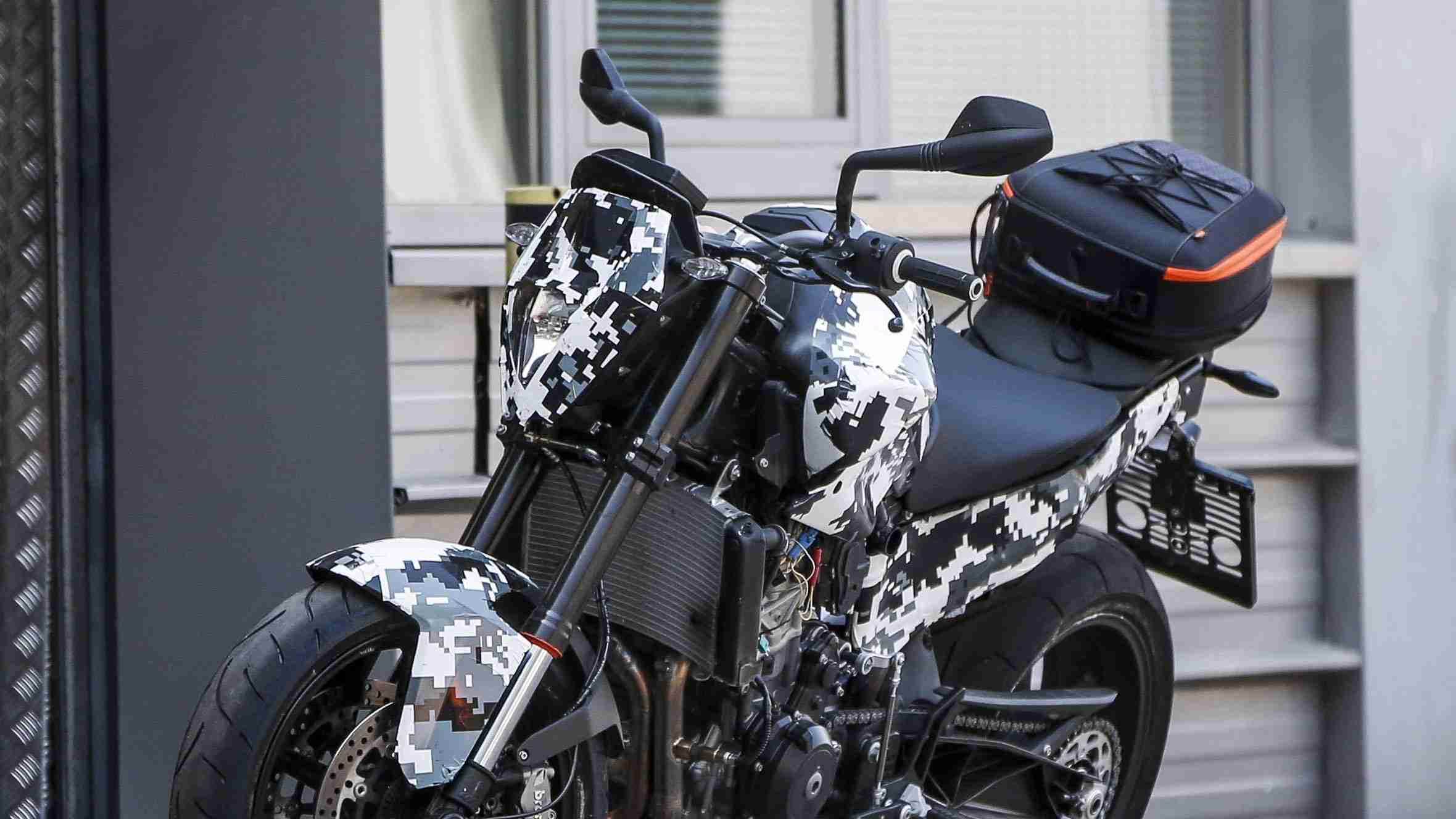 KTM Duke 790