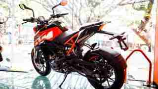 KTM Duke 250 image gallery
