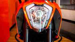 KTM Duke 250 front view