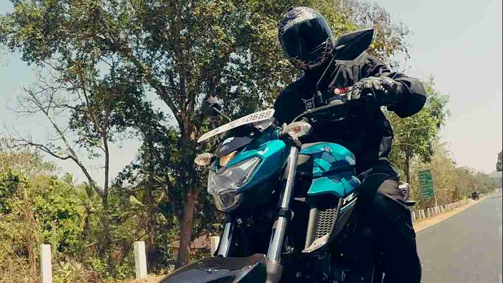 Review Yamaha FZ25