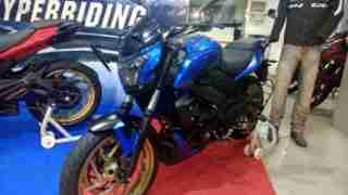Dominar 400 colour options blue