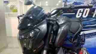 Dominar 400 colour option matt black