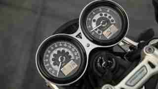 Triumph Speed Twin 1200 instrument meter