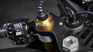 2020 Yamaha YZF-R1M front suspension