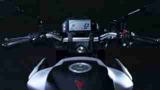 2020 Yamaha MT-03 handlebar and speedometer