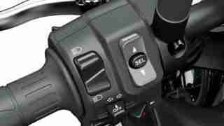 2020 Kawasaki Z900 riding mode traction control switch