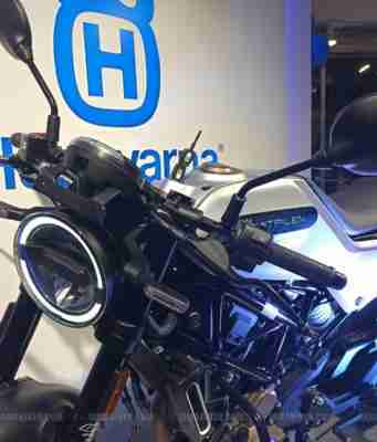 Husqvarna Vitpilen 250 headlight