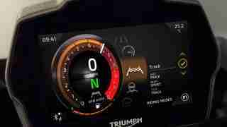 Speed Triple 1200 RS Instruments screen Riding Modes