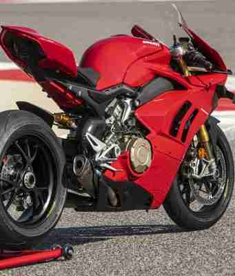 Panigale V4 S with all accessories