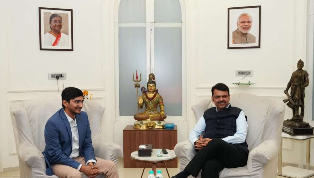 Shri. Devendra Fadnavis, Deputy Chief Minister, Maharashtra with Mr. Swapnil Jain, Co-founder & CTO at Ather Energy
