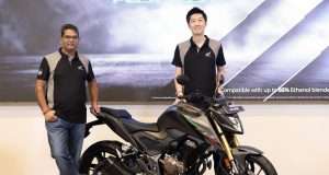Mr. Yogesh Mathur (Director - Sales & Marketing, HMSI) and Mr. Takeshi Kobayashi (Director - Sales & Marketing, HMSI) with the new Honda CB300F Flex Fuel