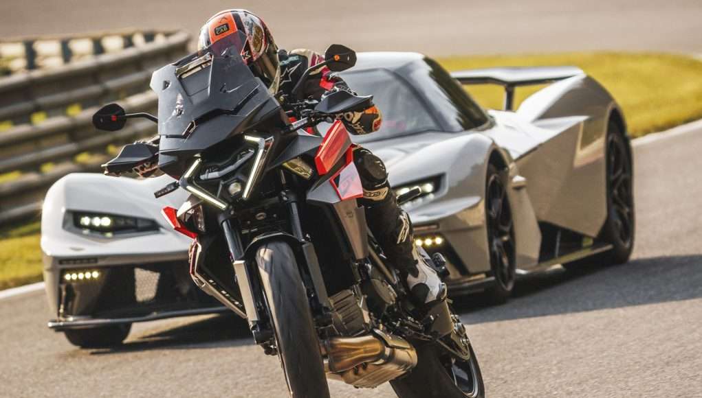 2025 KTM 1390 SUPER DUKE GT unveiled