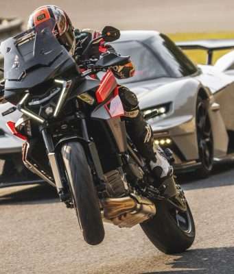 2025 KTM 1390 SUPER DUKE GT unveiled