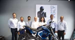 Revolt Motors Debuts in Sri Lanka with RV400 and RV400 BRZ