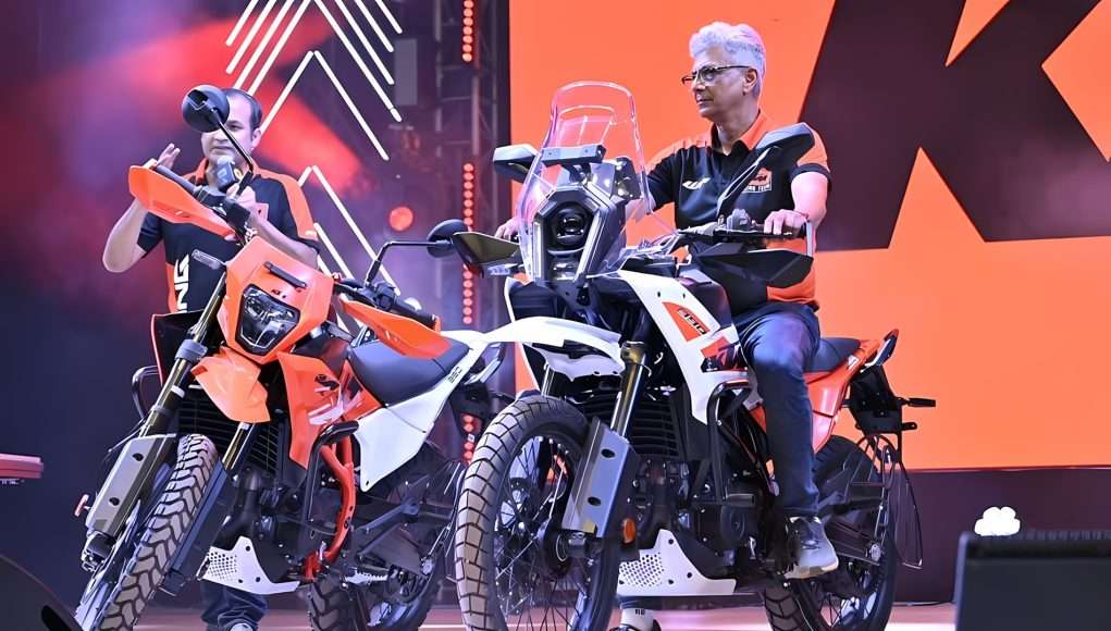 KTM Unveils 390 ADVENTURE and 390 ENDURO R at India Bike Week 2024