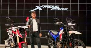 Niranjan Gupta, CEO - Hero MotoCorp with the Hero Xtreme 250R & the Hero Xpulse 210