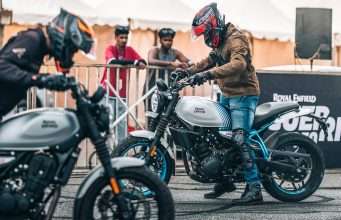 Drifting and Drag racing on the Guerilla 450