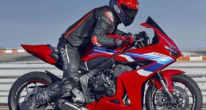 New 2025 Honda CBR650R E-Clutch