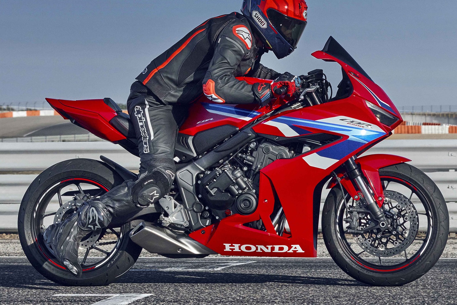 New 2025 Honda CBR650R E-Clutch