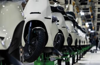 India Rolls Out New Guidelines to Attract Global EV Makers with Lower Import Duties
