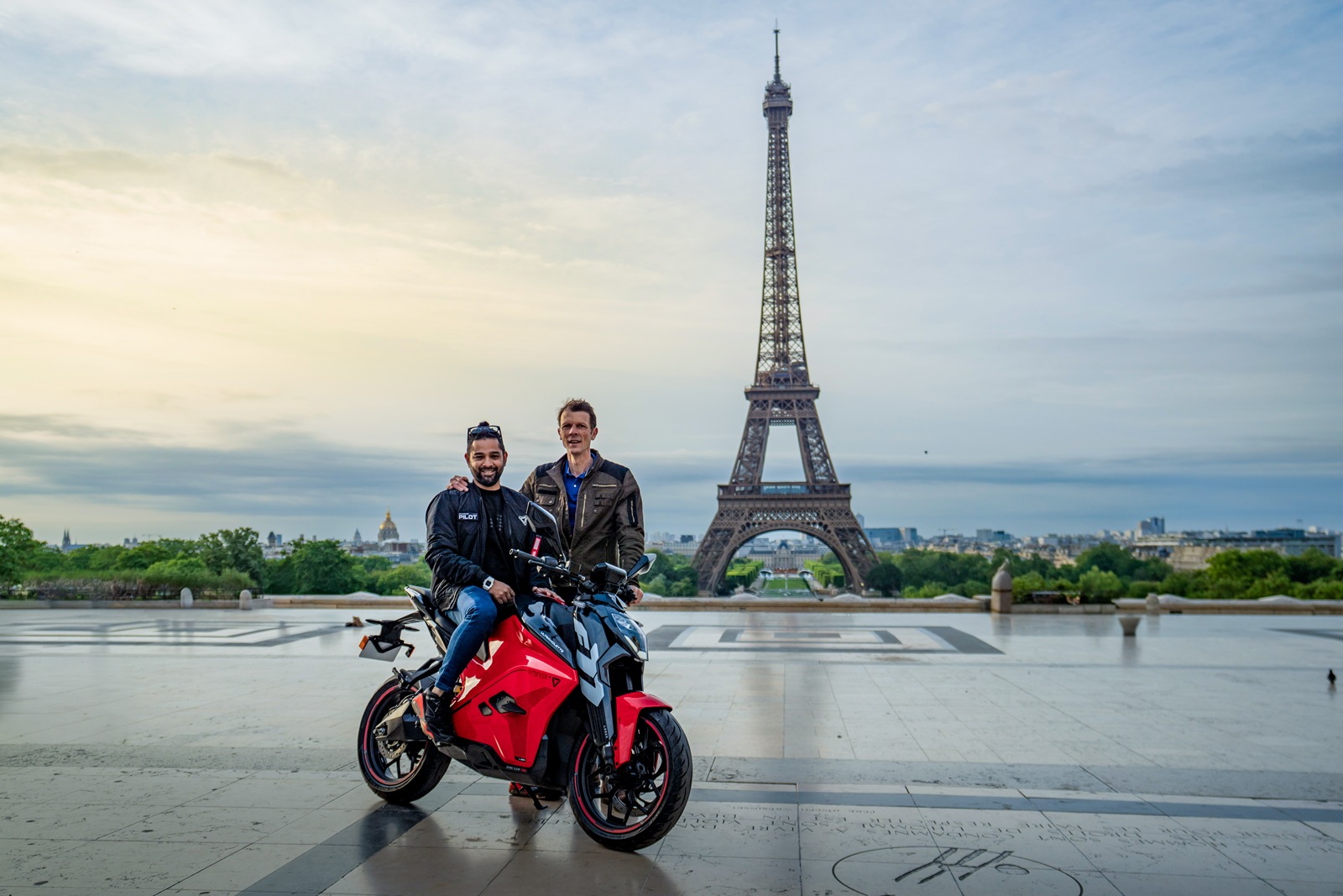 Narayan Subramaniam, CEO & Co-founder Ultraviolette with Ghislain Lestienne, President & Founder of Pink Mobility