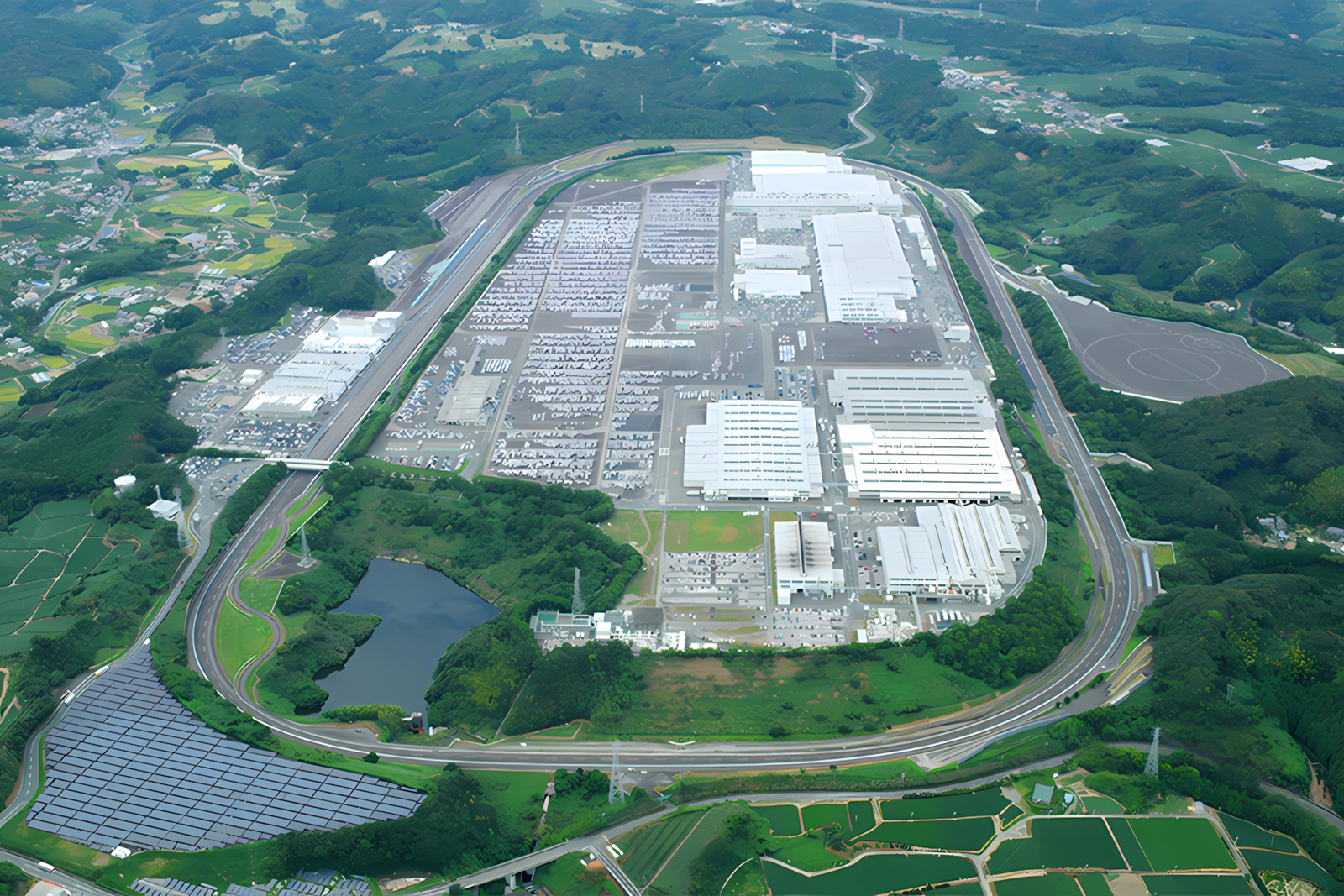 What is known about the construction of Suzuki's new plant in India