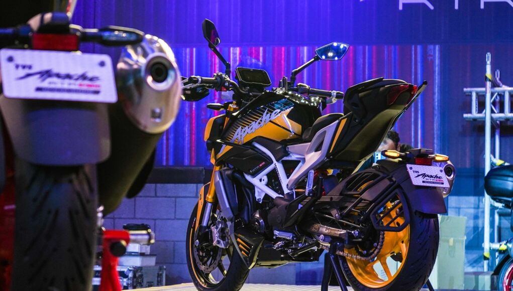 2025 TVS Apache RTR 310 New yellow colour option