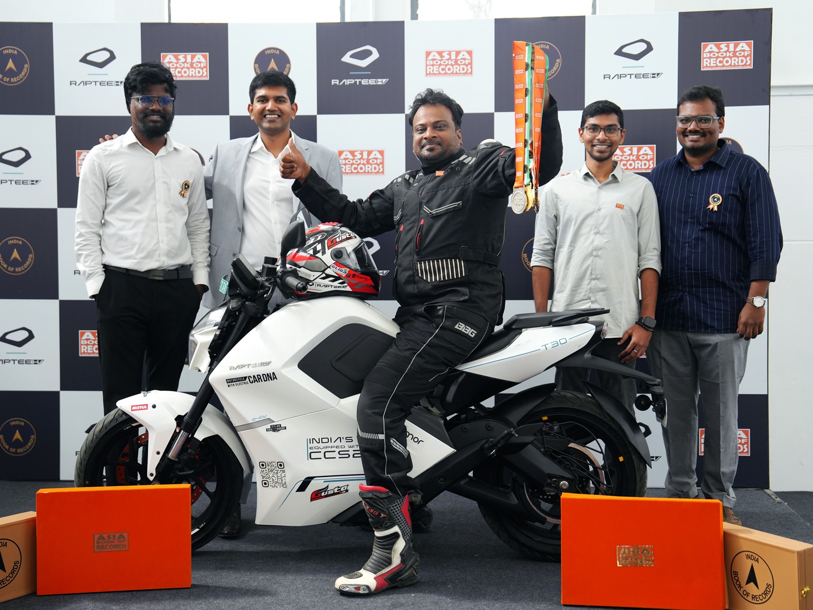 Raptee HV T30 Sets Records - 7,530 km All-India EV Motorcycle Ride on Public Car Chargers – Asia & India Book of Records