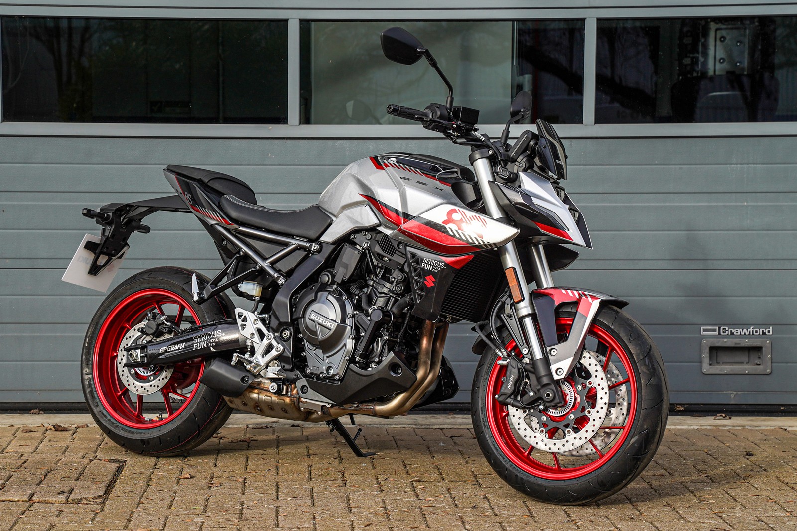 Suzuki Drops Sporty New Graphics Kits for the GSX-8S